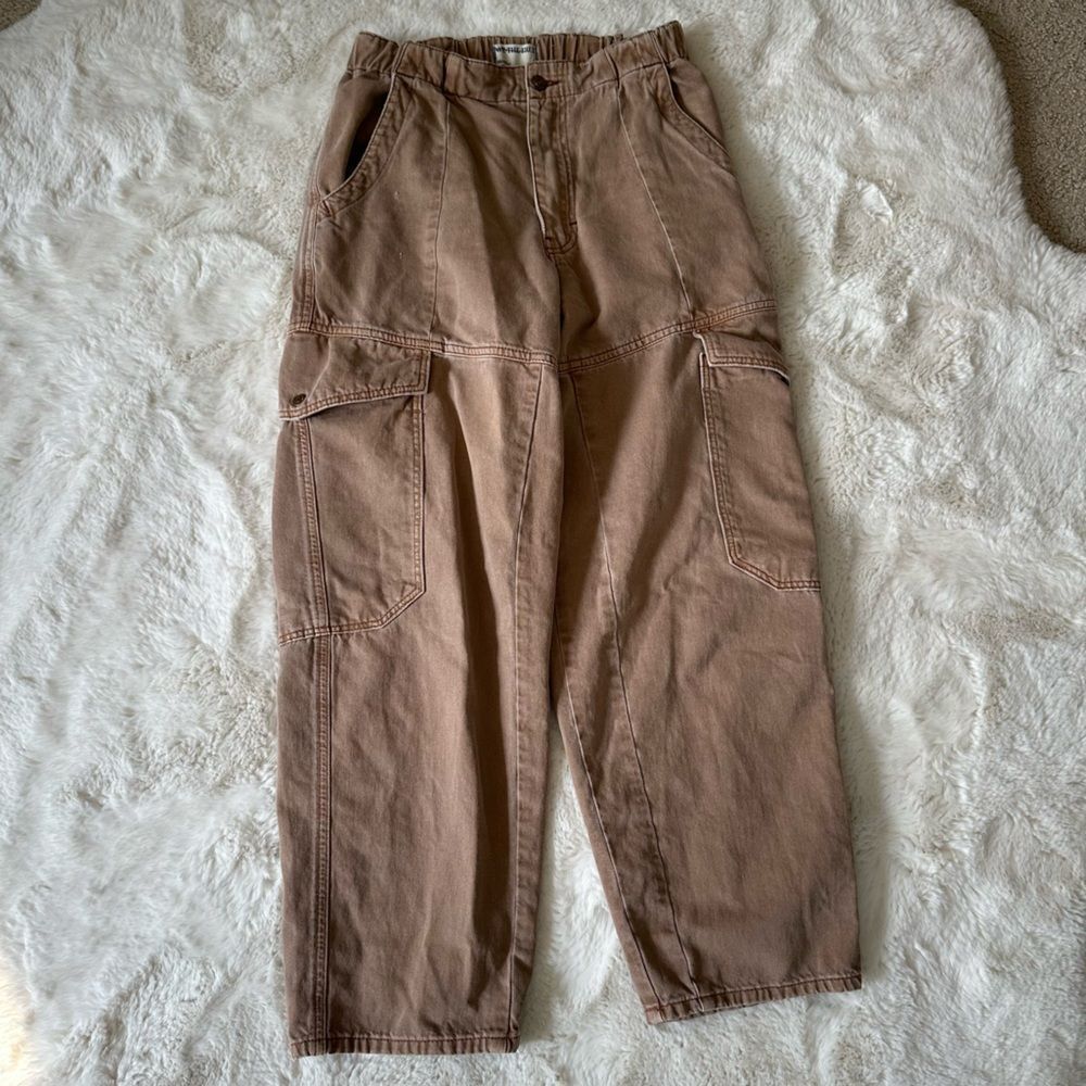 Free People tan baggy wide leg skater style cargo pants🐚